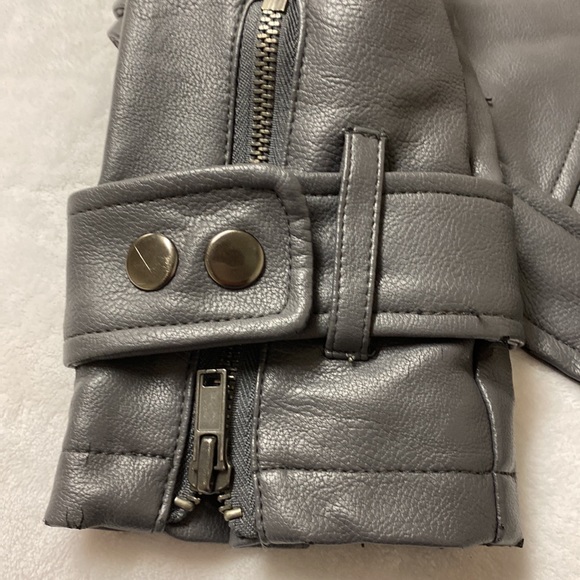 Leather Jacket - Picture 3 of 6